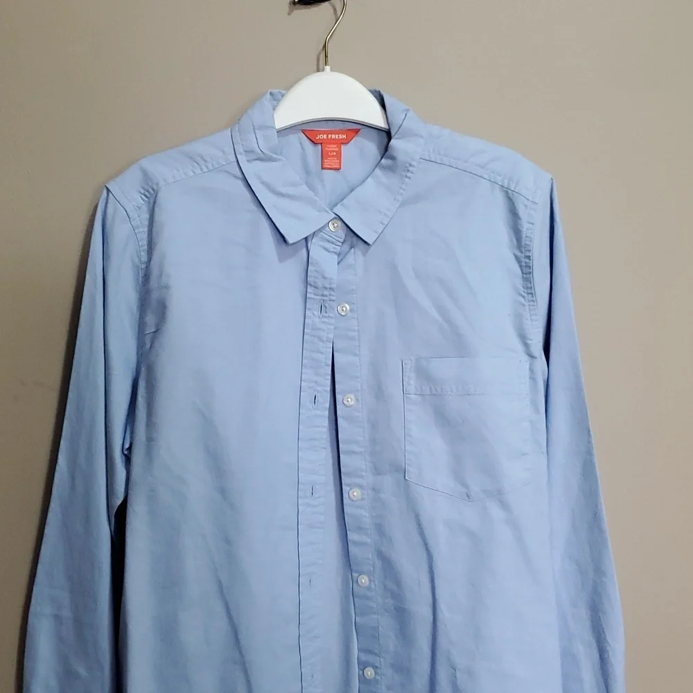 Men's Blue Button-Up Shirt Size Large - Picture 3 of 5